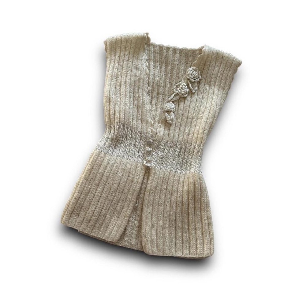 Cream Sleeveless Knit Cardigan